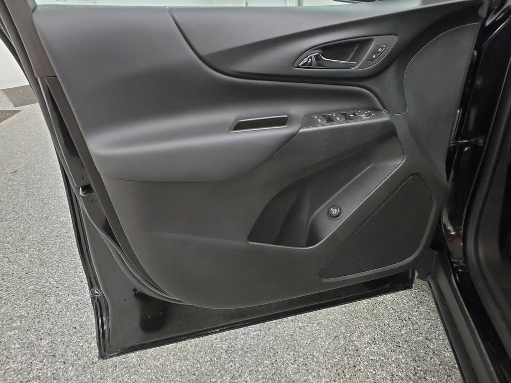 Used 2024 Chevrolet Equinox LT FWD image 13