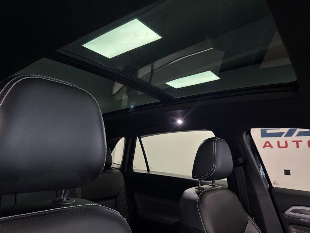 Used 2022 Volkswagen Atlas Cross Sport SEL image 39