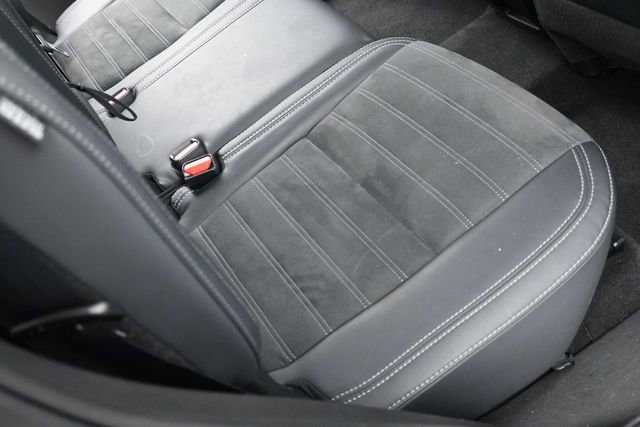 Used 2025 Mitsubishi Outlander SE FWD image 32