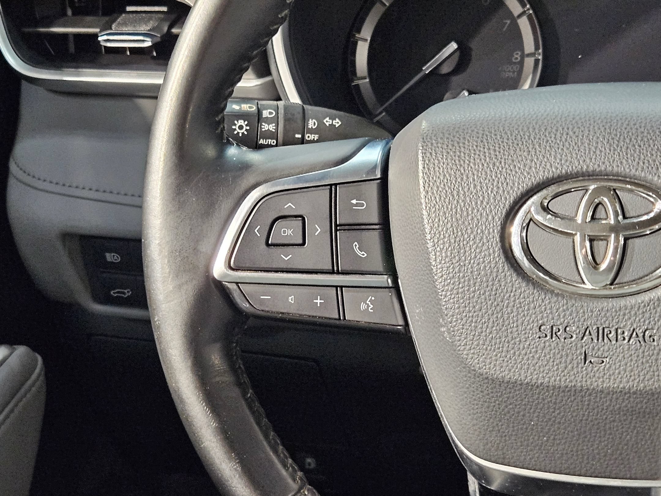 Used 2021 Toyota Highlander XLE FWD image 28