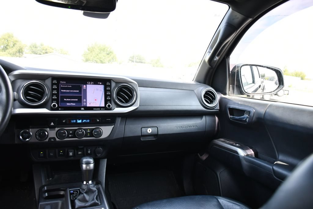 Used 2021 Toyota Tacoma Limited w/ Nightshade Package AWD/4WD image 18