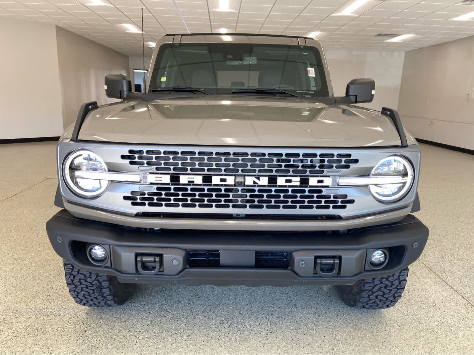 Used 2025 Ford Bronco Badlands image 2