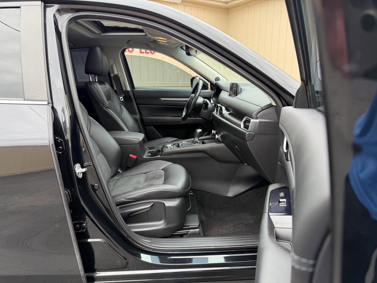 Used 2019 MAZDA CX-5 Touring image 3