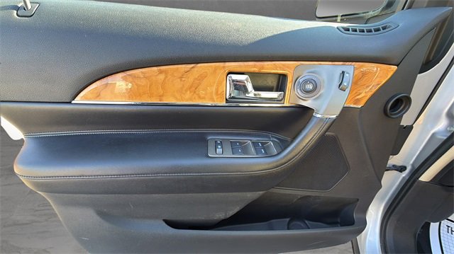 Used 2011 Lincoln MKX AWD w/ 102A Rapid Spec Order Code image 16