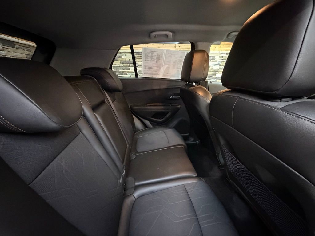 Used 2018 Chevrolet Trax LT w/ LT Convenience Package image 30