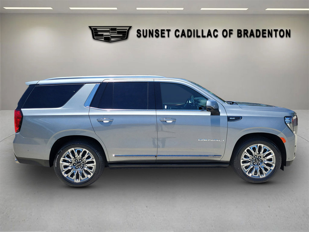 Used 2023 GMC Yukon Denali Ultimate AWD/4WD image 3