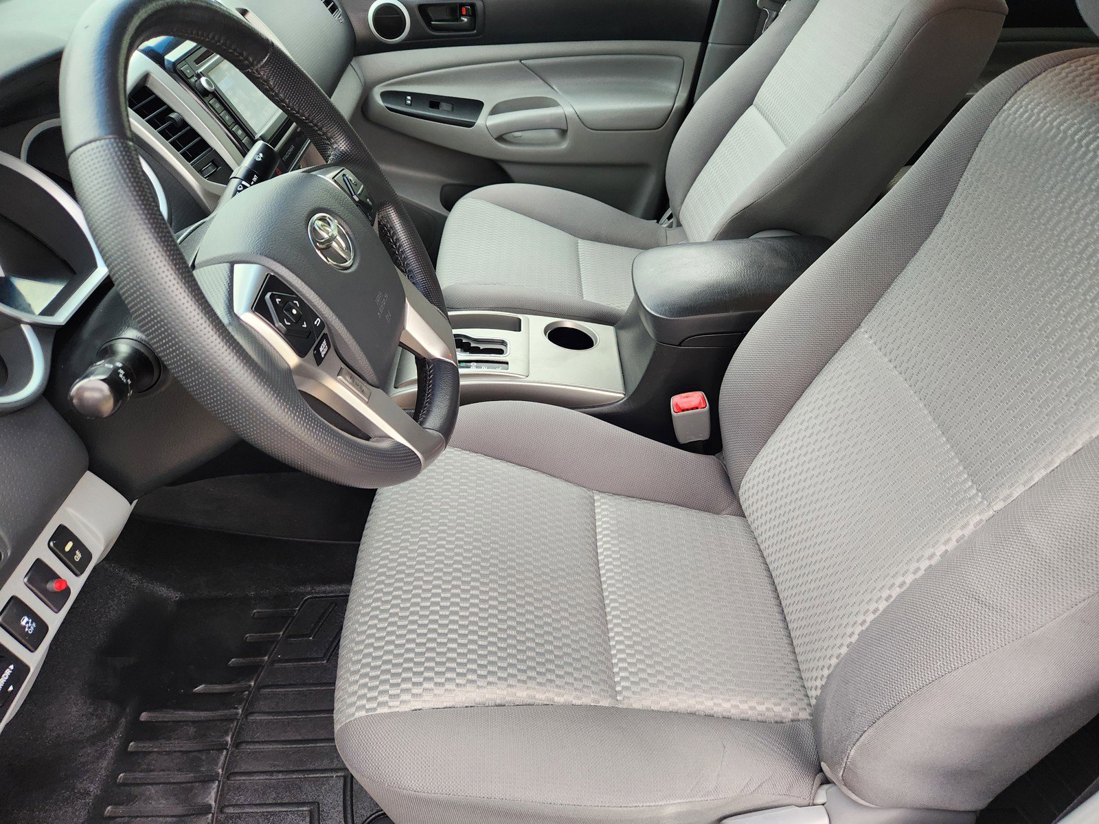 Used 2015 Toyota Tacoma PreRunner w/ SR5 Package RWD image 10