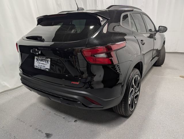 Used 2025 Chevrolet Trax RS image 3