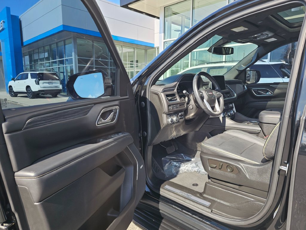 Used 2022 GMC Yukon SLT w/ SLT Luxury Package AWD/4WD image 22