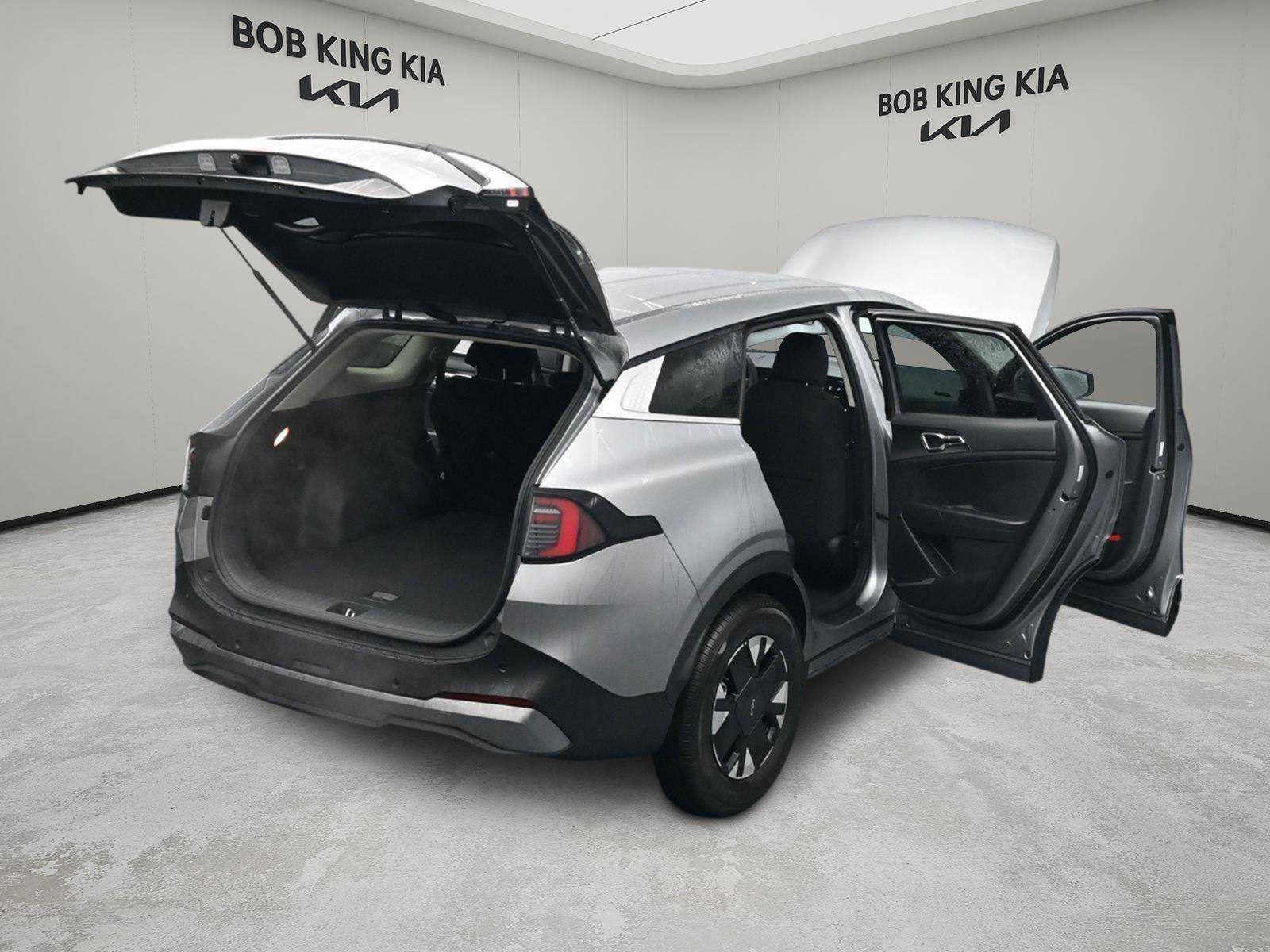 New 2026 Kia Sportage LX image 17
