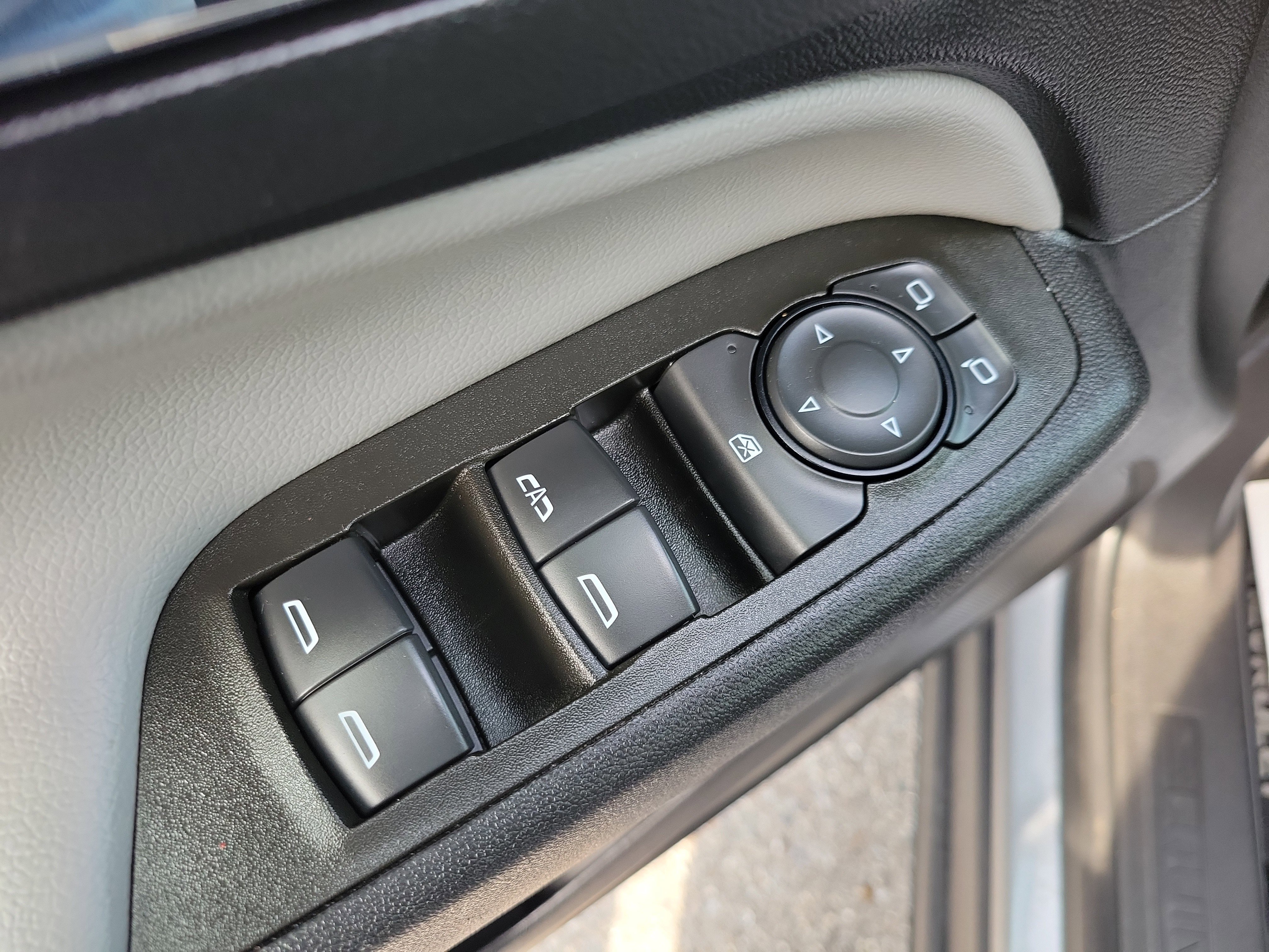 Certified 2023 Chevrolet Equinox LS image 17