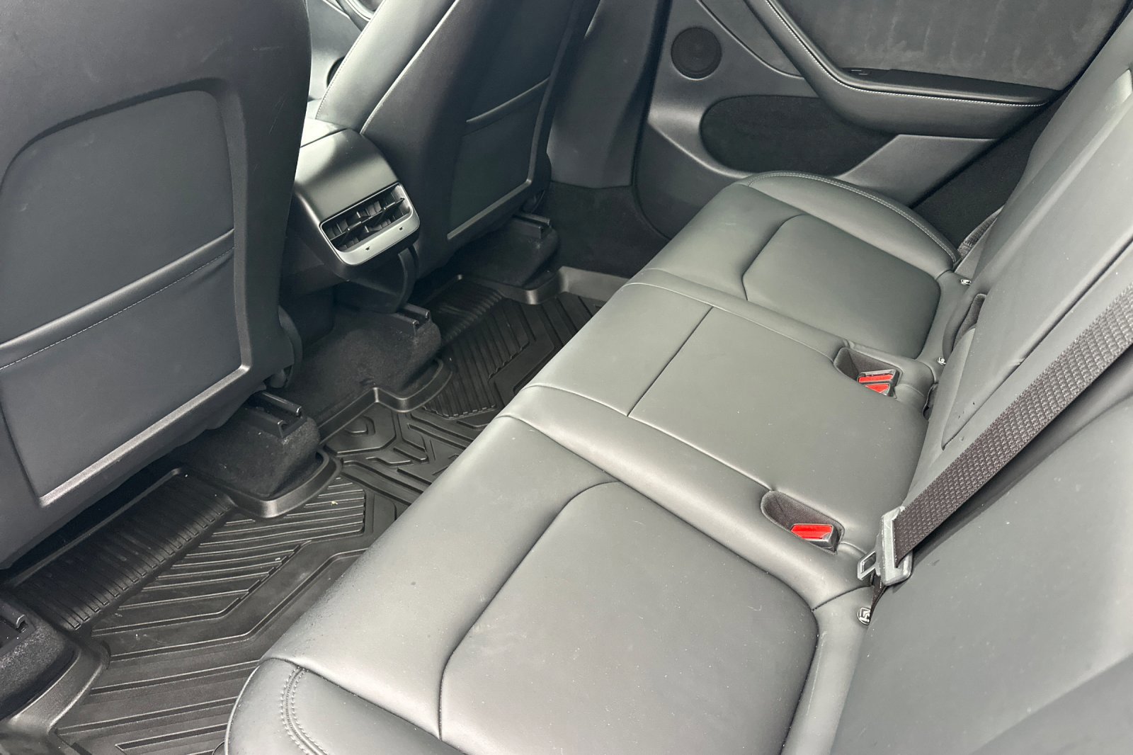 Used 2023 Tesla Model Y Long Range image 12