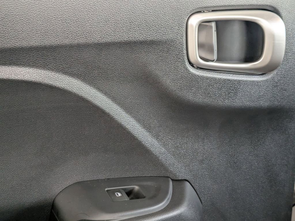 Used 2025 Hyundai Venue SEL FWD image 26