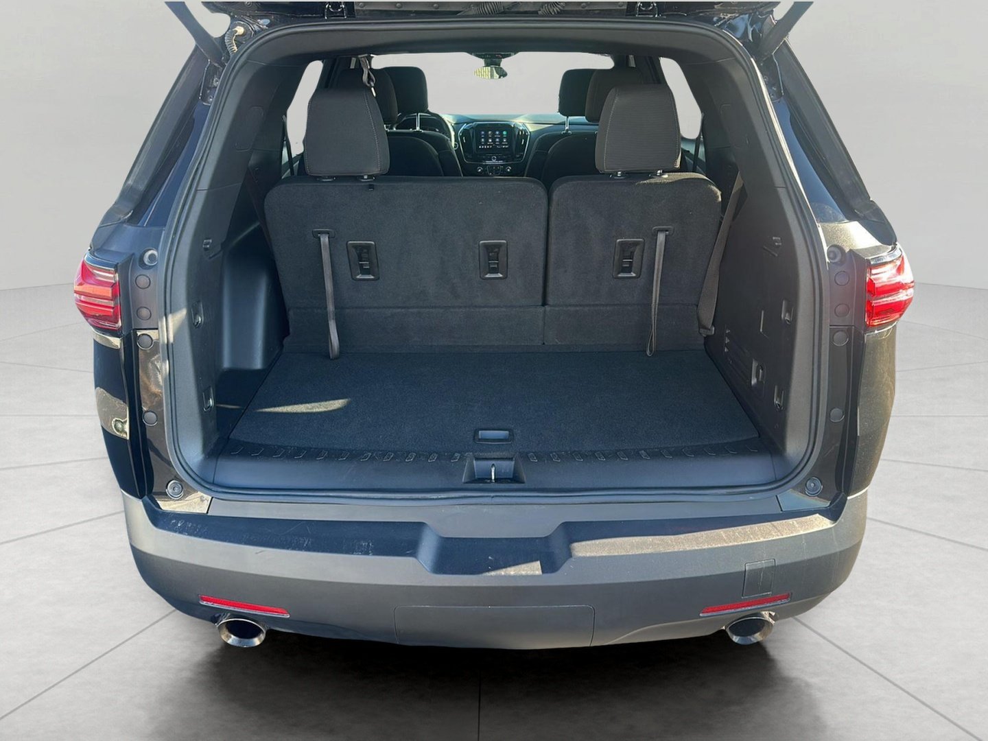 Used 2023 Chevrolet Traverse LT w/ Midnight/Sport Edition AWD/4WD image 28