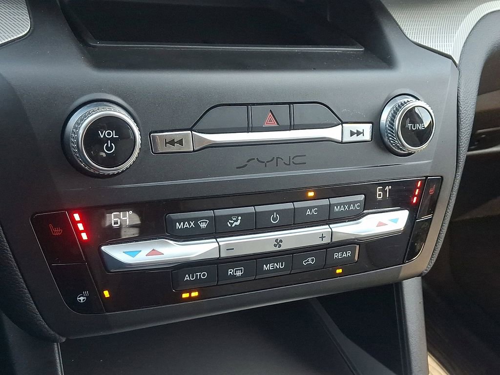 Certified 2020 Ford Explorer XLT w/ Equipment Group 202A AWD/4WD image 16