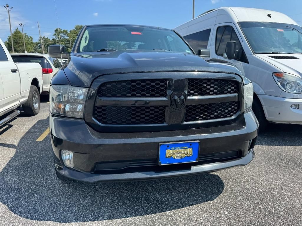 Used 2017 RAM 1500 Express w/ Black Ram 1500 Express Group AWD/4WD image 3