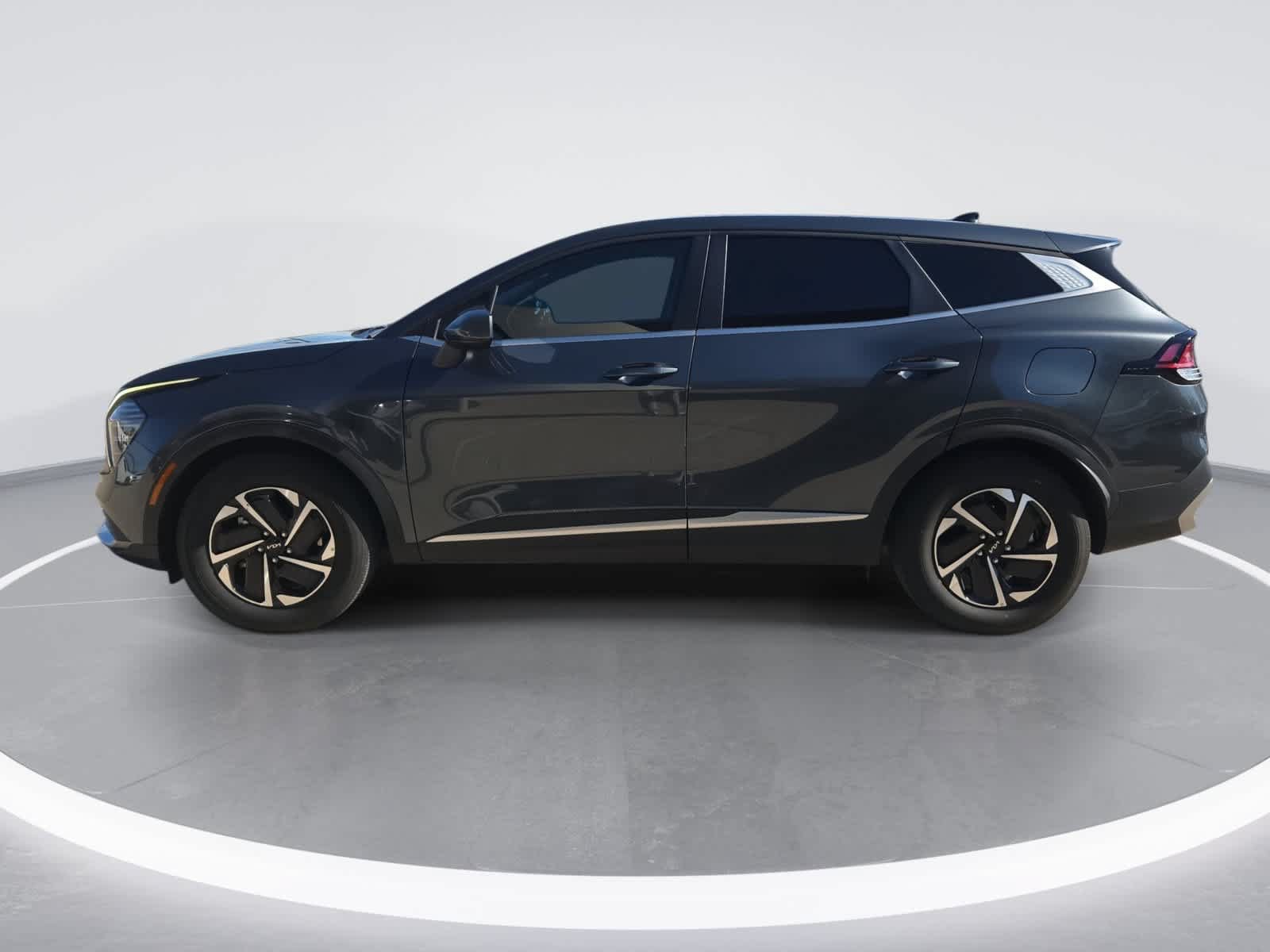 Used 2025 Kia Sportage LX FWD image 5