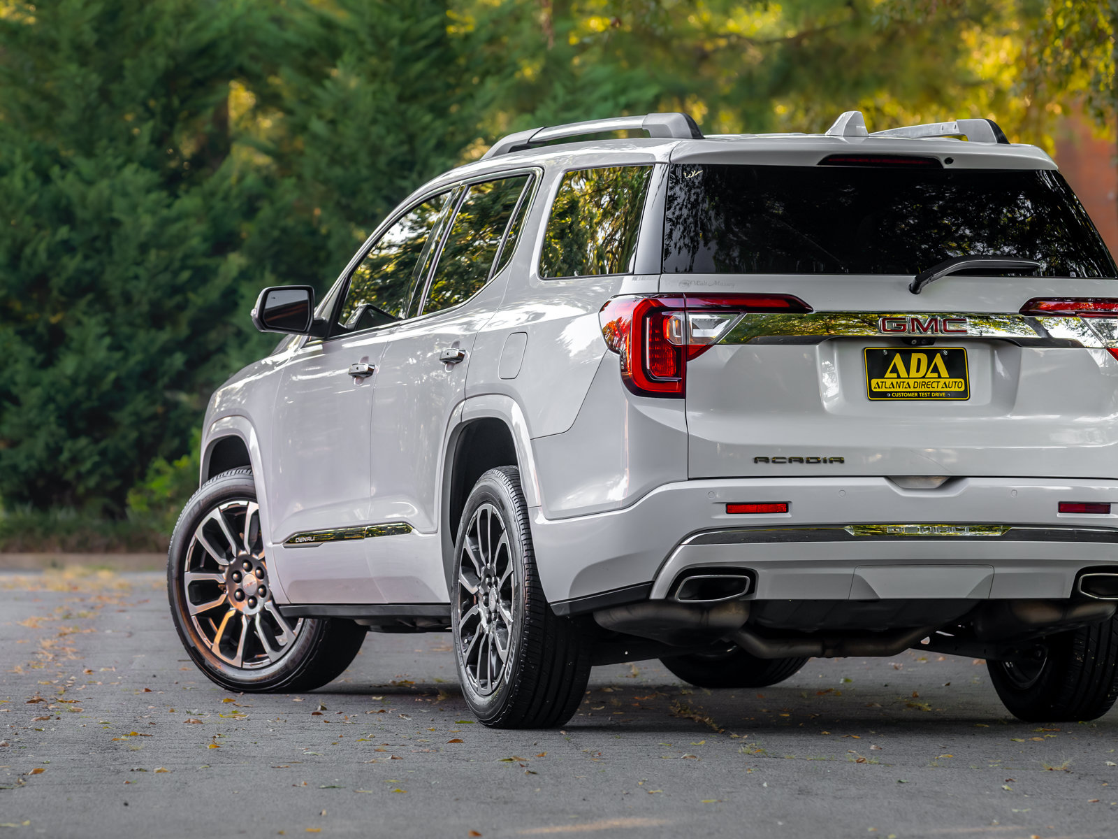 Used 2021 GMC Acadia Denali w/ Denali Technology Package FWD image 29