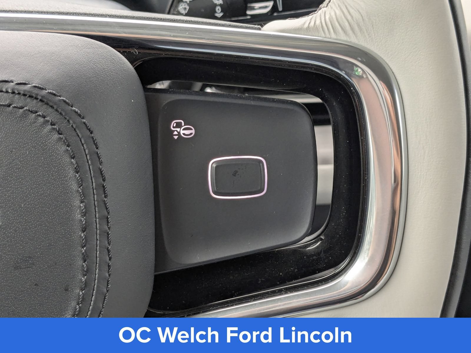 Certified 2025 Lincoln Navigator Reserve AWD/4WD image 32