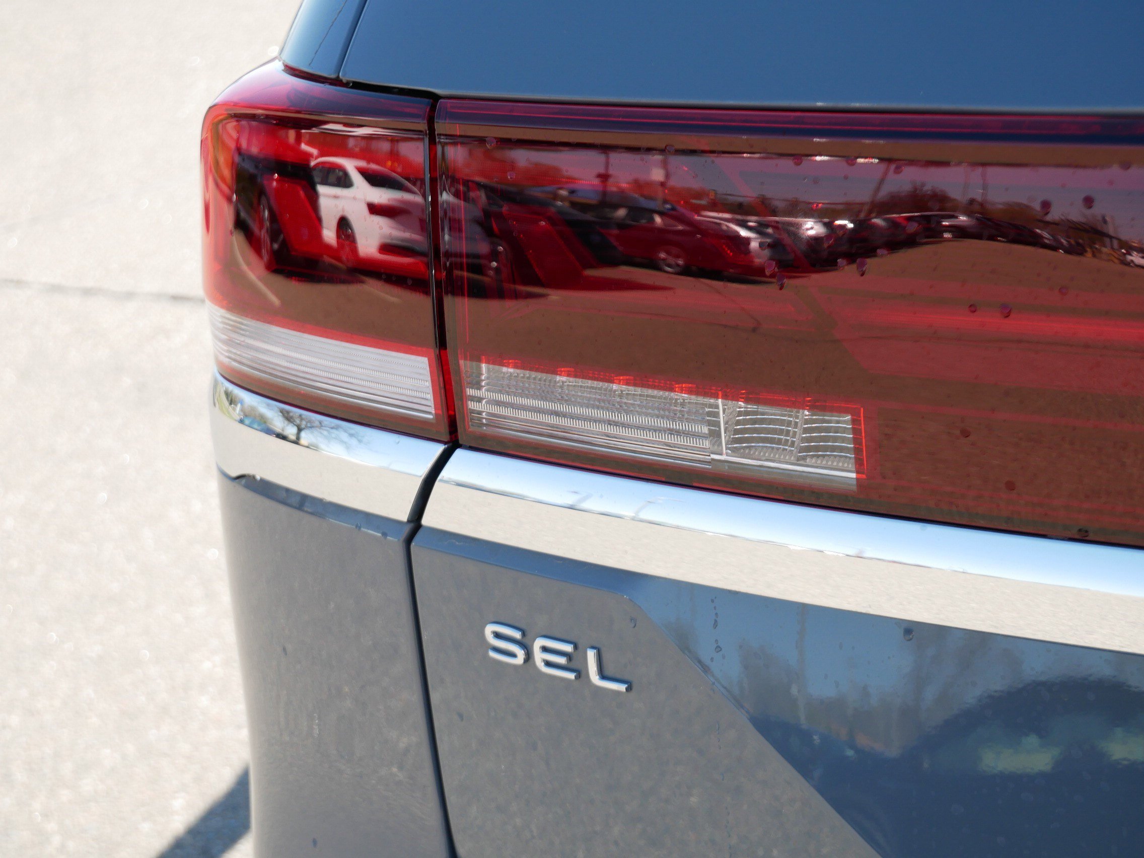 Used 2025 Volkswagen Atlas SEL Premium R-Line AWD/4WD image 17