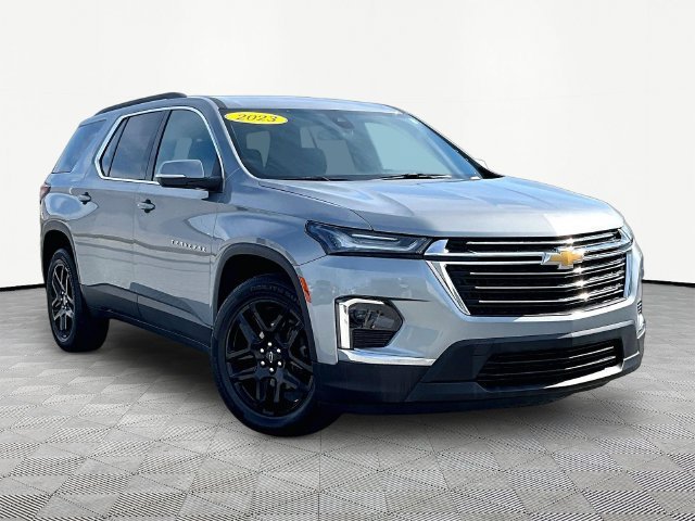 Used 2023 Chevrolet Traverse LT AWD/4WD image 1