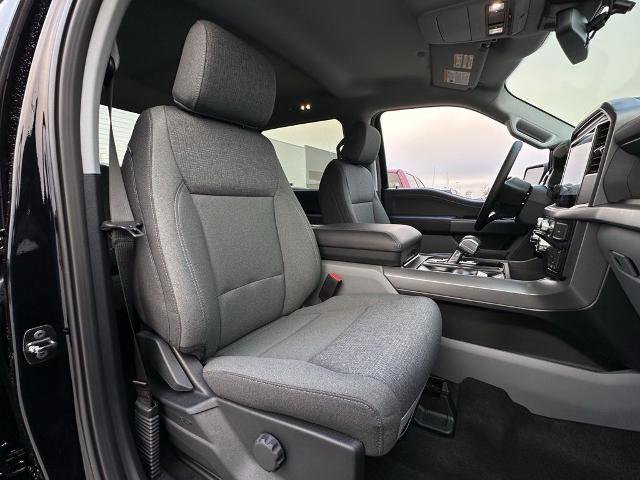 New 2025 Ford F150 Lightning XLT image 33