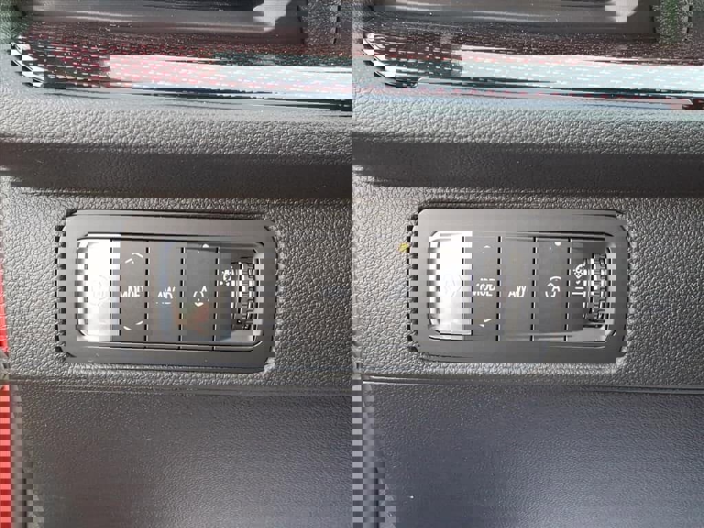 New 2026 Chevrolet Traverse Z71 w/ Driver Confidence Package image 18