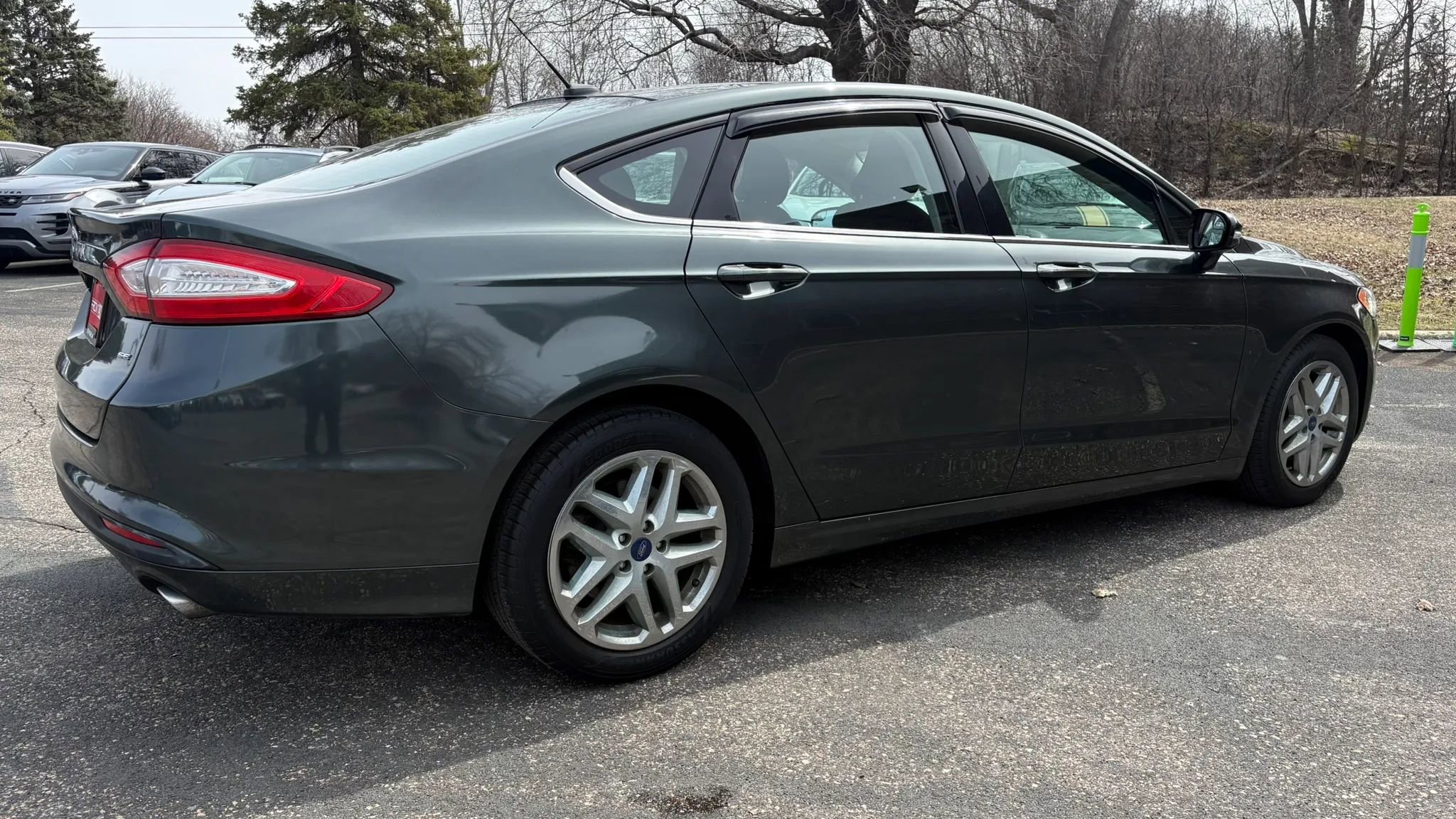 Used 2016 Ford Fusion SE image 10