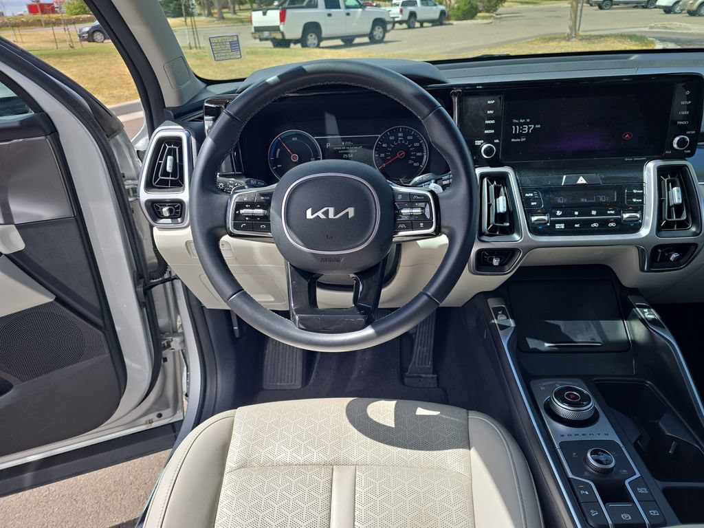 Used 2023 Kia Sorento EX AWD/4WD image 14