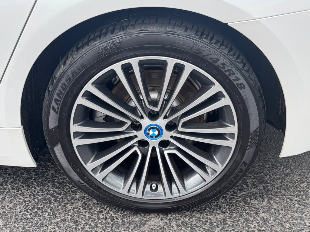 Used 2019 BMW 530e w/ Convenience Package image 9