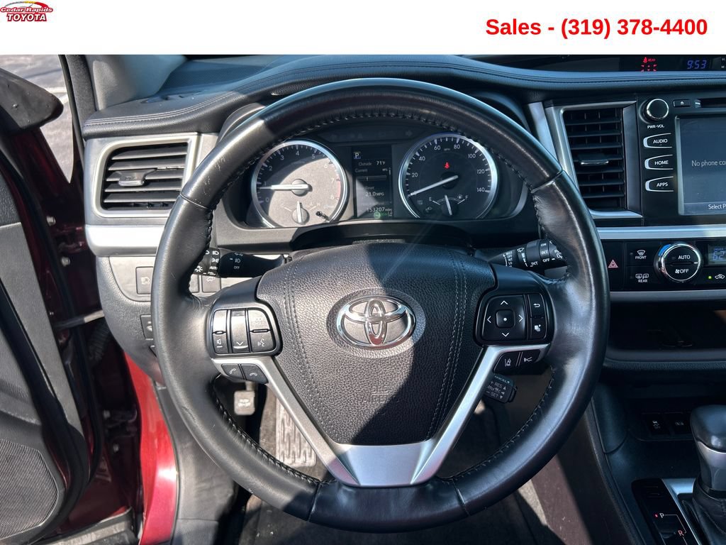 Used 2017 Toyota Highlander XLE w/ Carpet Mat Package AWD/4WD image 13