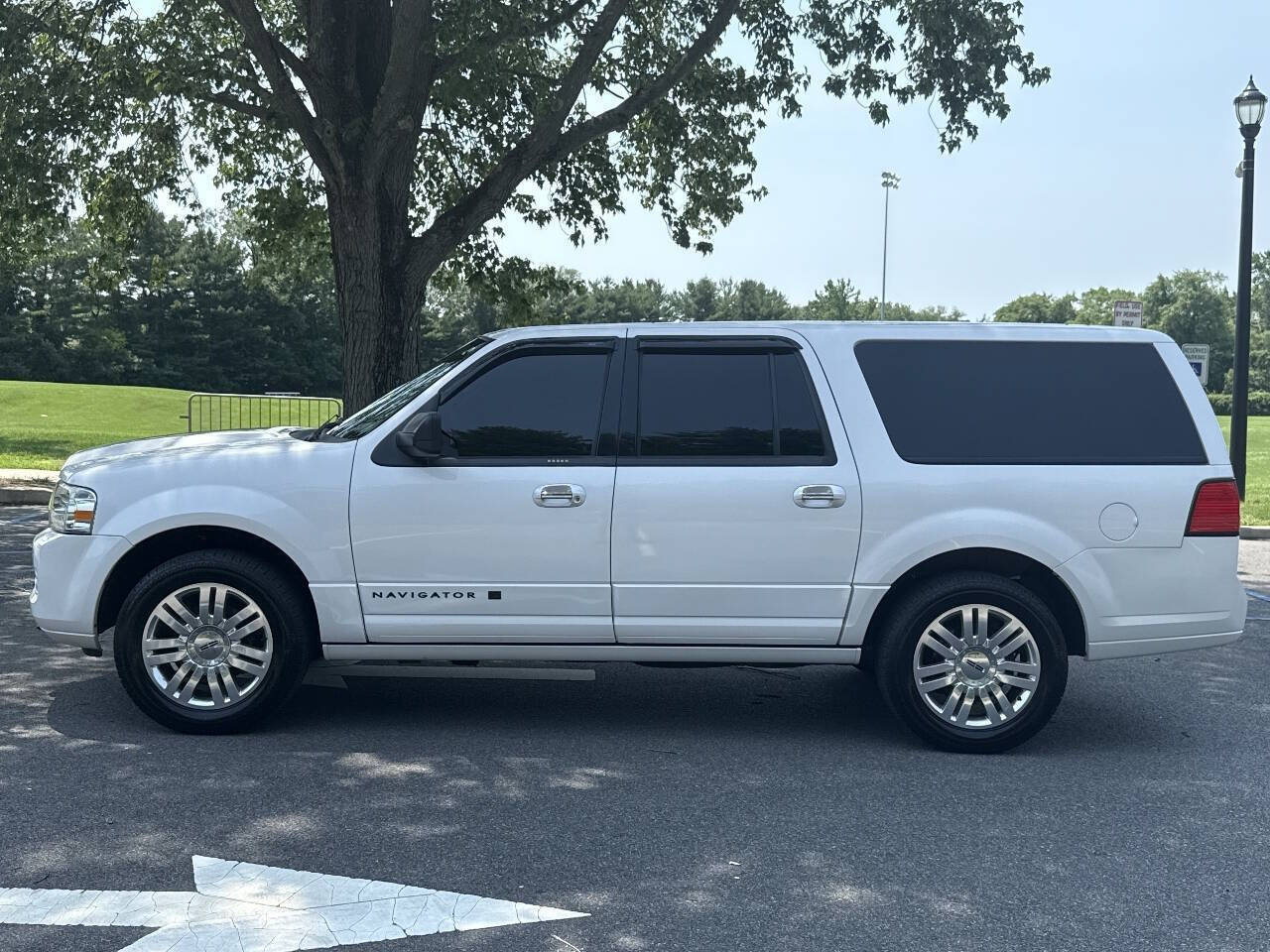 Used 2013 Lincoln Navigator L 2WD w/ HD Trailer Tow Pkg image 10