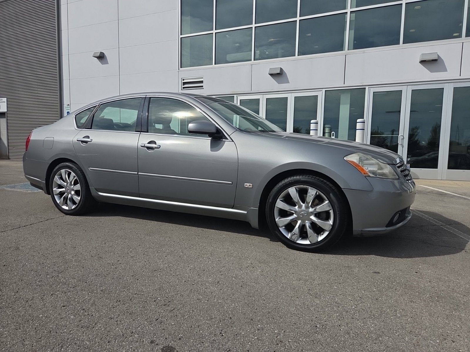 Used 2006 INFINITI M45 RWD image 2