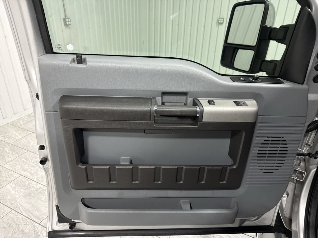 Used 2015 Ford F250 XLT w/ XLT Premium Package RWD image 23