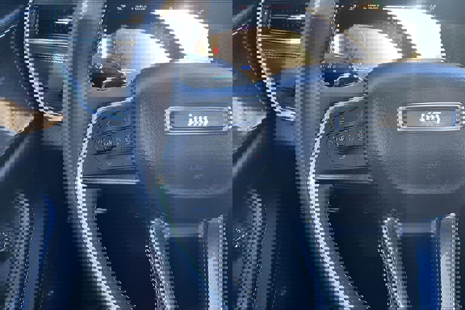 Used 2023 Jeep Grand Cherokee Altitude image 25