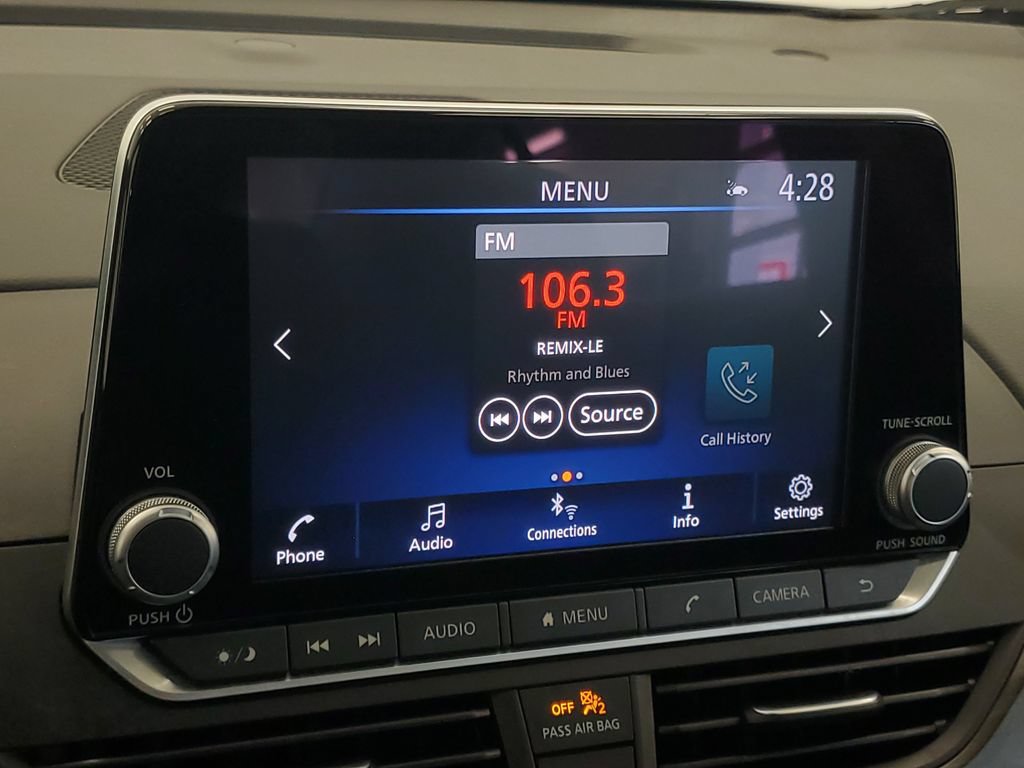 Used 2025 Nissan Altima 2.5 SV FWD image 18