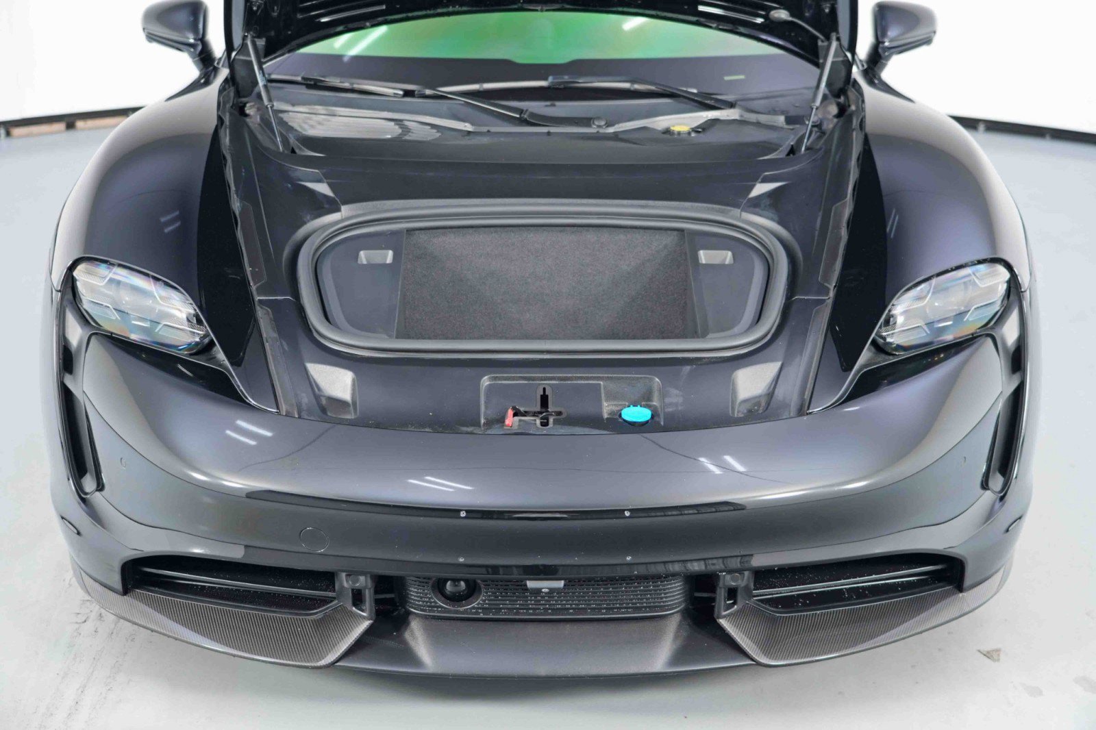 Used 2022 Porsche Taycan Turbo S image 8