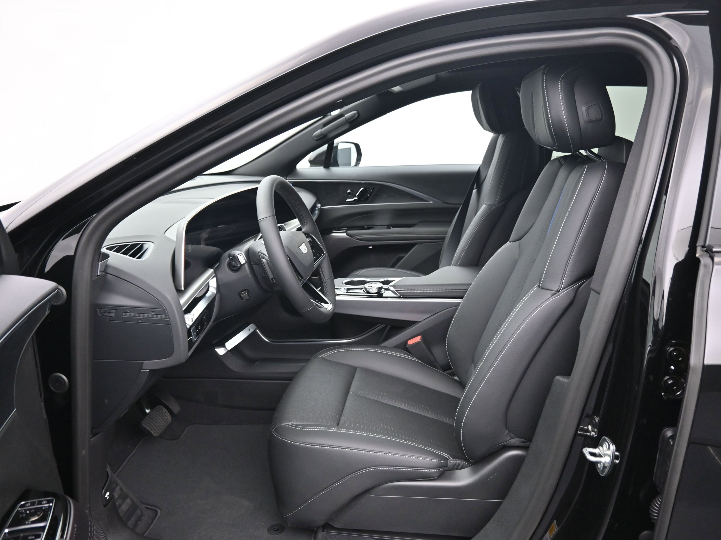 New 2025 Cadillac Lyriq Sport image 11