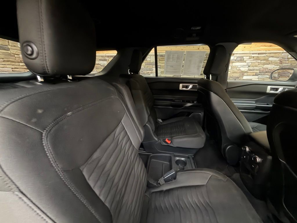 Used 2020 Ford Explorer XLT w/ Comfort Package image 32
