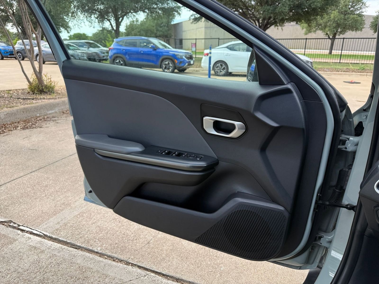 Used 2025 Kia K4 FWD image 18