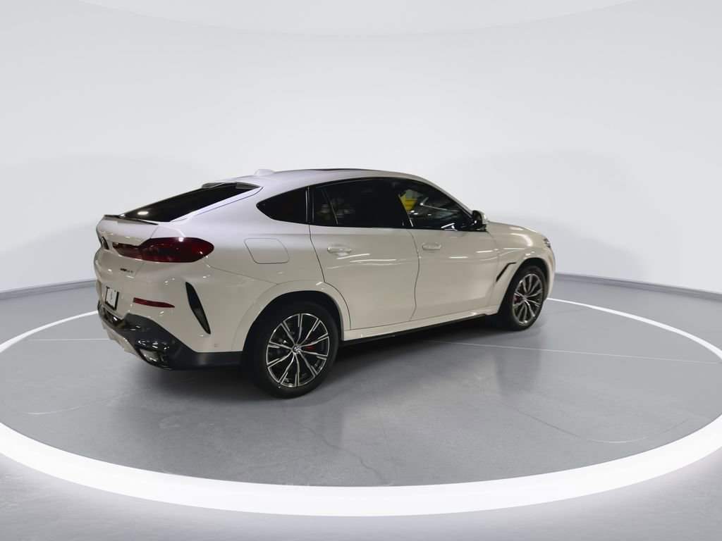New 2026 BMW X6 xDrive40i w/ Climate Comfort Package image 8