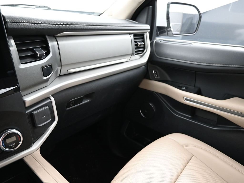 Used 2024 Ford Expedition Max XLT image 20