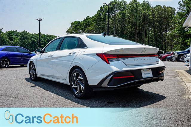Used 2024 Hyundai Elantra Limited FWD image 14
