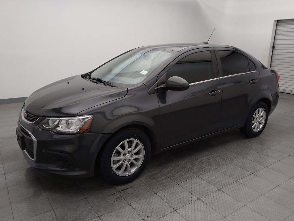 Used 2020 Chevrolet Sonic LT image 2