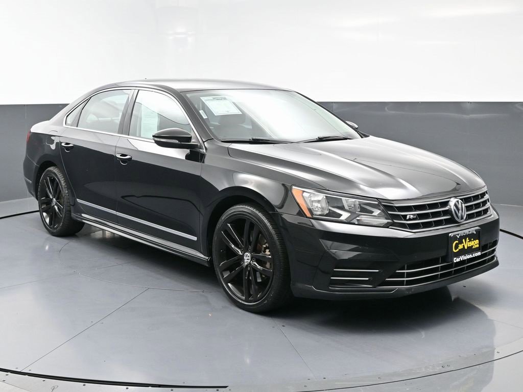 Used 2016 Volkswagen Passat 1.8T R-Line image 3