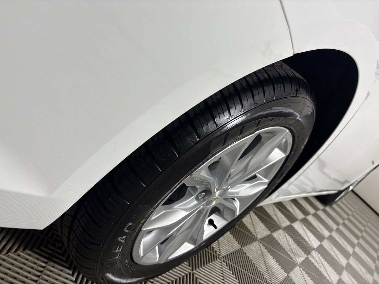 Used 2024 Chevrolet Malibu LT image 34