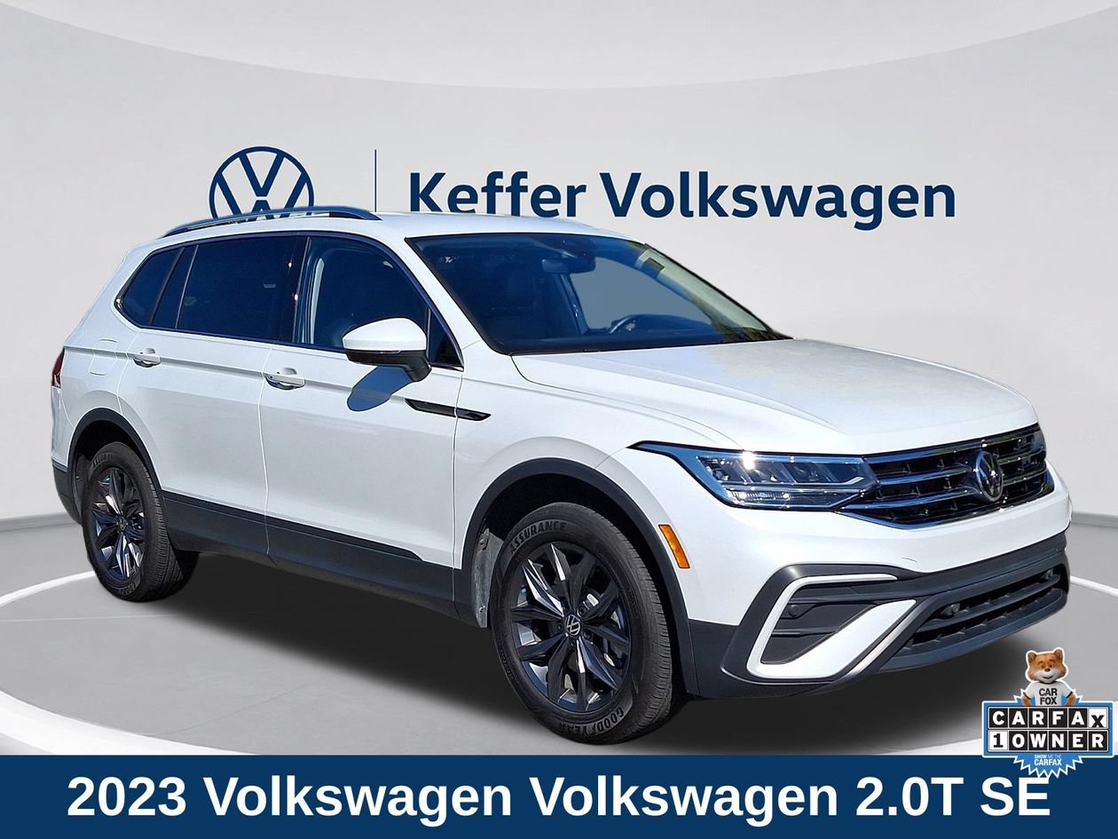 Certified 2023 Volkswagen Tiguan SE FWD image 1