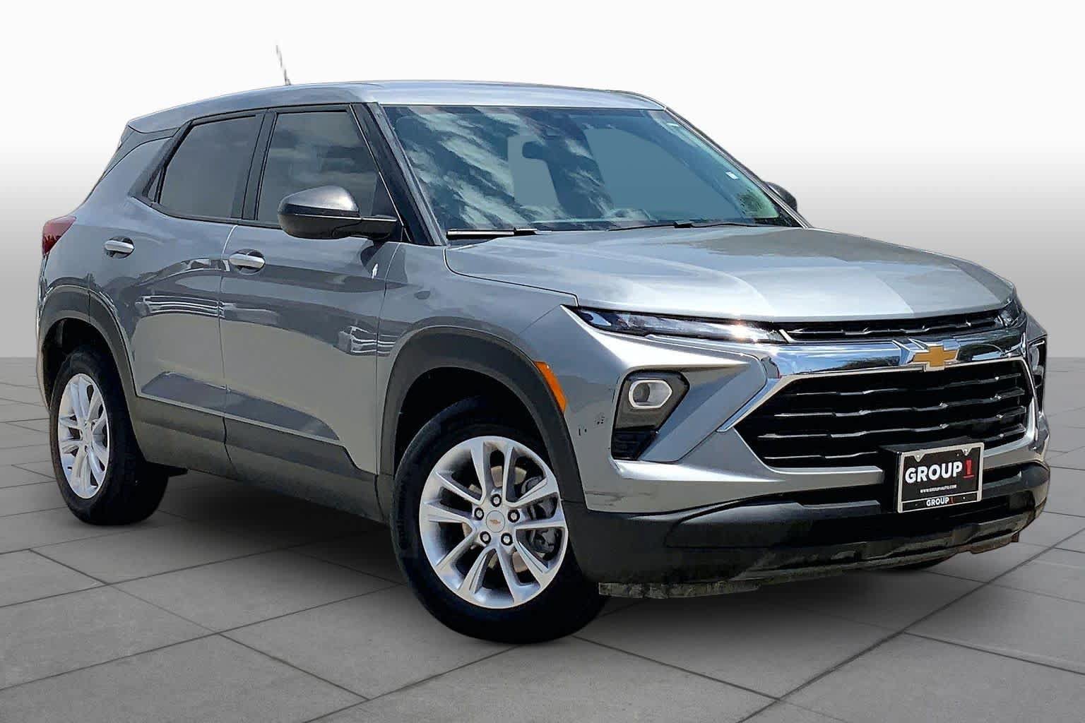 Used 2024 Chevrolet TrailBlazer LS w/ LS Convenience Package FWD image 3