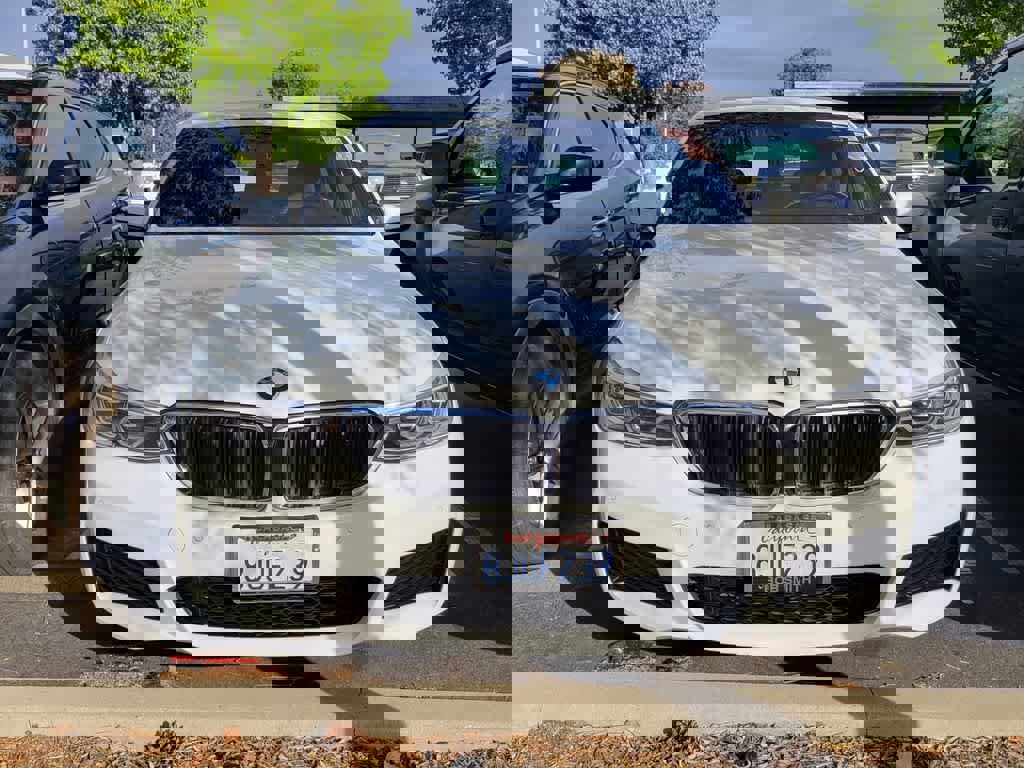 Used 2018 BMW 640i Gran Turismo xDrive image 2