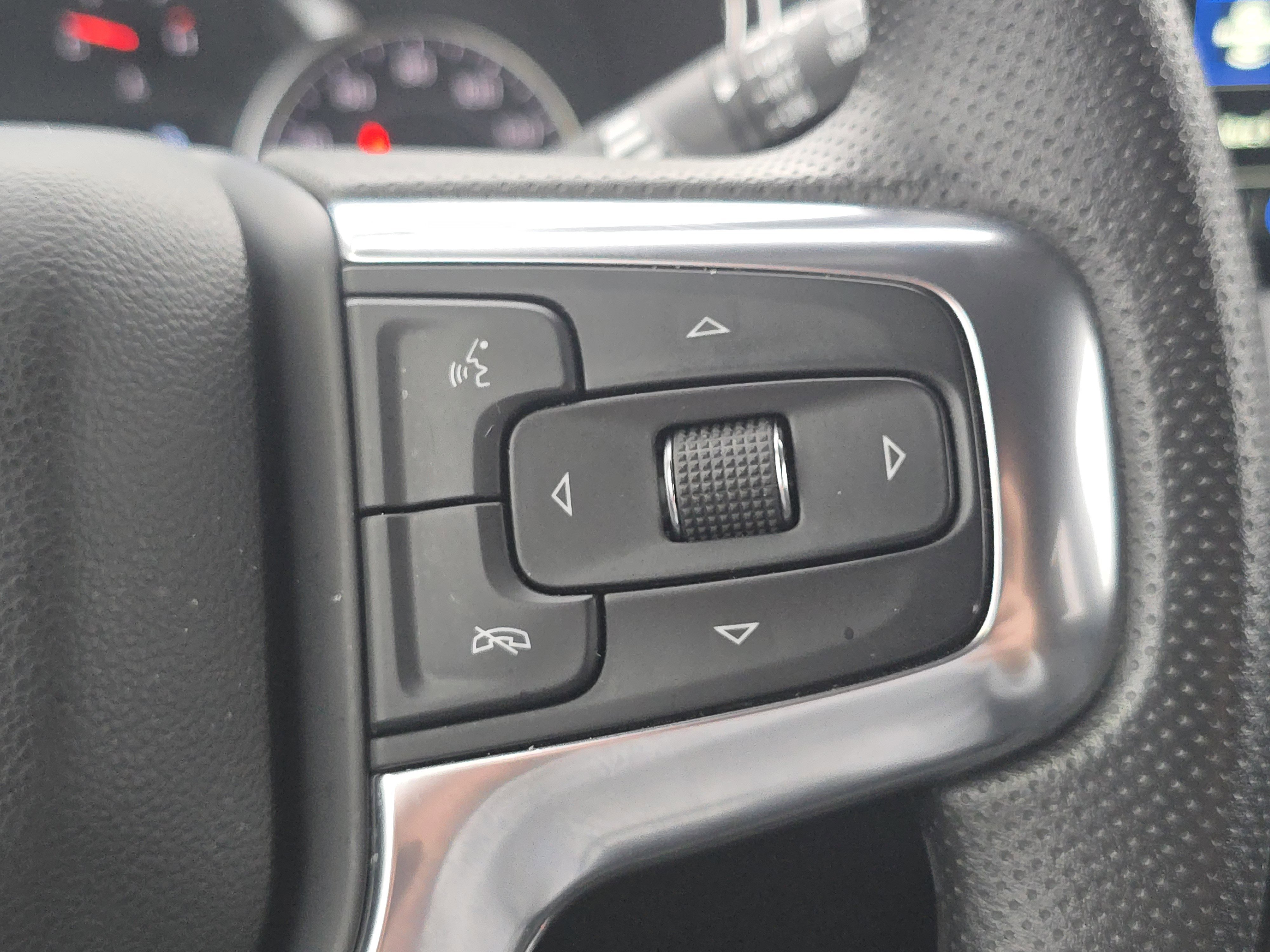 Used 2025 Chevrolet Blazer LT image 27